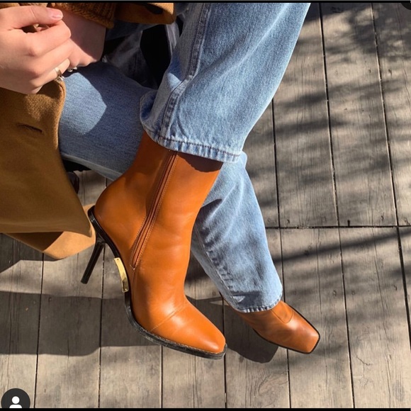 (SOLD) Zara Leather Square Toe Ankle Boots - Picture 3 of 7